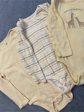 Baby Gap First Favorites 3 Pack Long Sleeve Bodysuits 12-18M